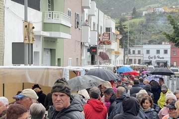 Los turistas y la lluvia, protagonistas en Tenteniguada/TA.
